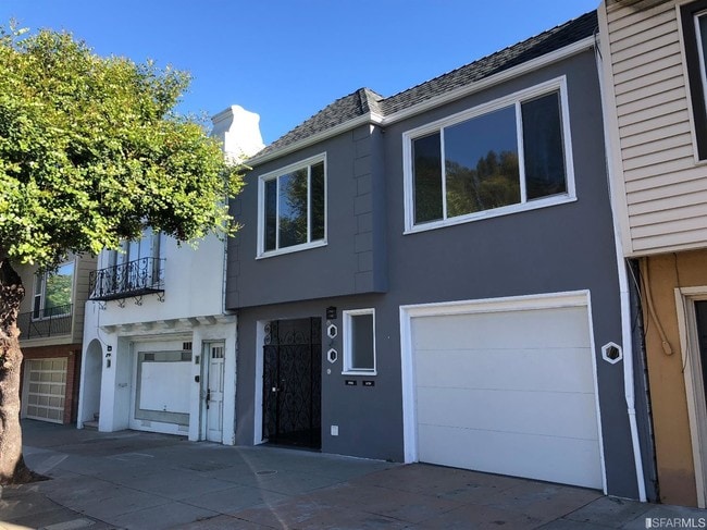 Building Photo - 1740 Palou Ave