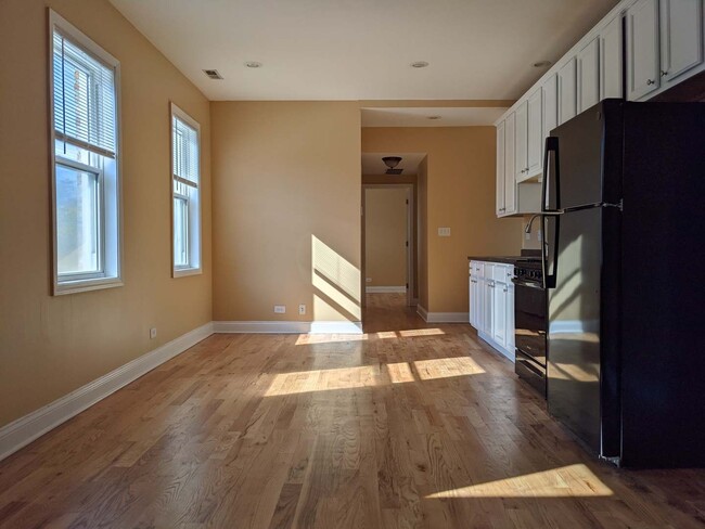 Building Photo - 712 S Aberdeen St