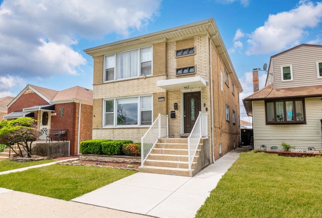 Building Photo - 3838 Ridgeland Ave