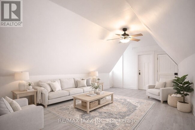 Building Photo - 118 Eastwood Rd