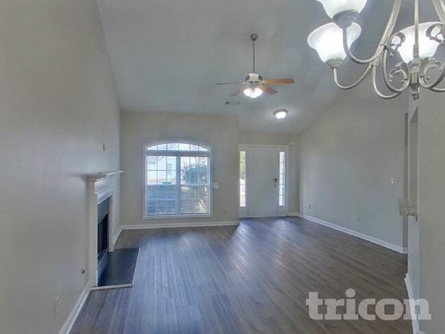 Building Photo - 4875 Larkspur Ln