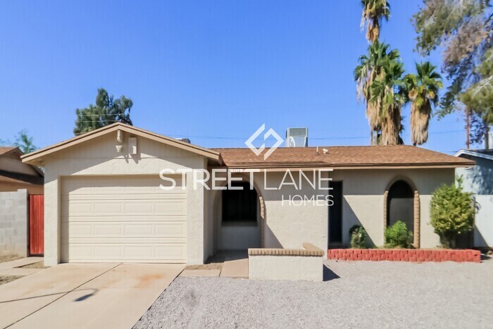 Primary Photo - Charming 3 Bedroom in Phoenix!