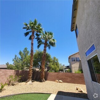 Building Photo - 1720 Flores Ln