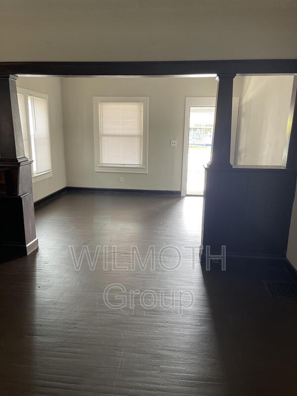 Foto del edificio - 6054 E Washington St