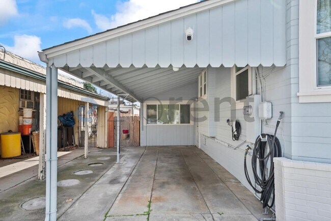 Foto del edificio - 1337 Acacia St