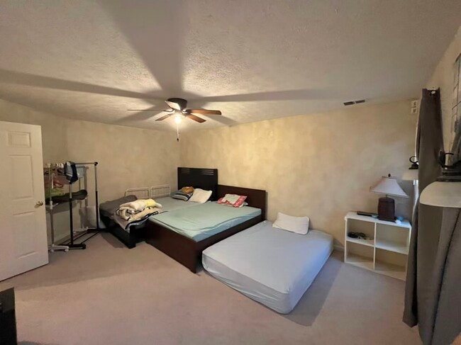 Building Photo - 3626 White Pine Dr