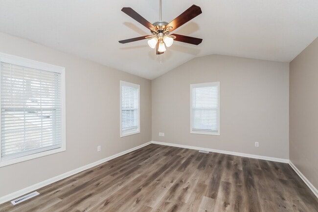 Building Photo - 109 Colonial Cir