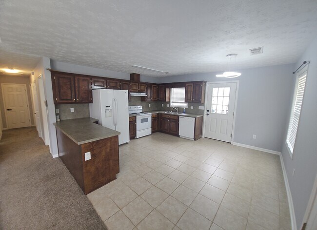 Foto del edificio - 817 Pine Hill Ct