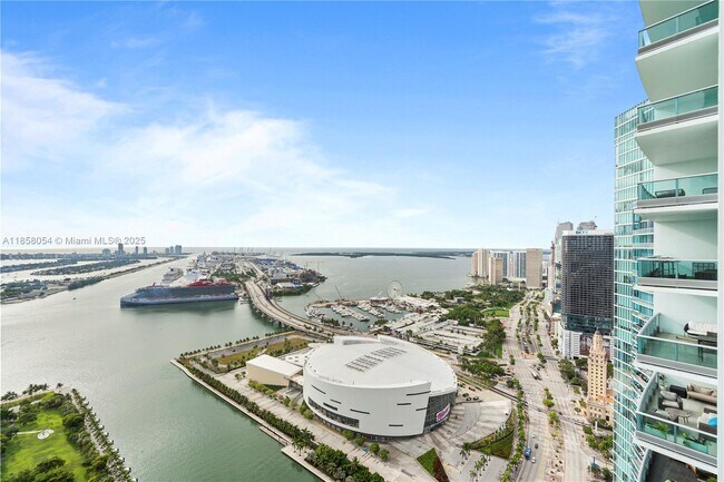 Building Photo - 900 Biscayne Blvd