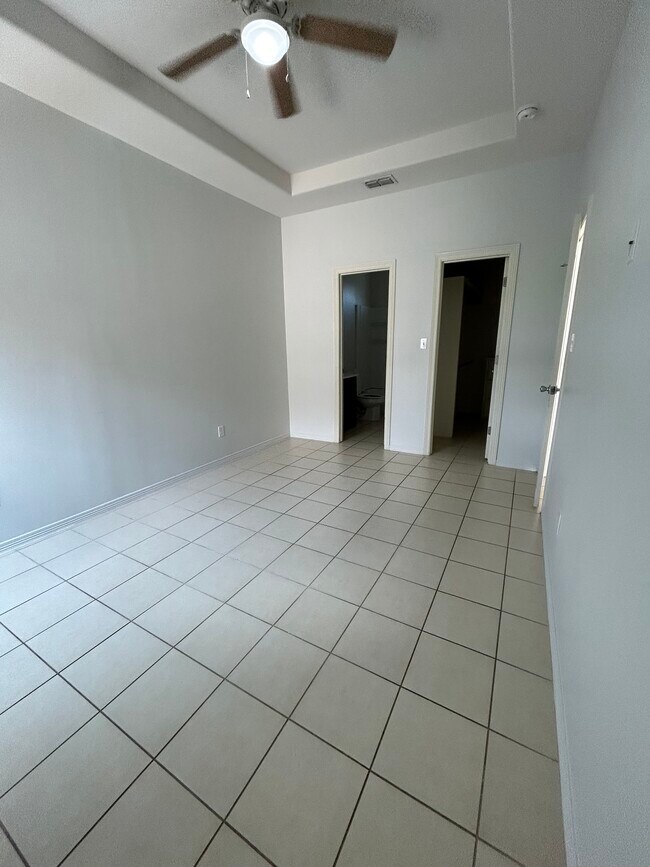 Foto del edificio - 3005 Diamondhead Ave