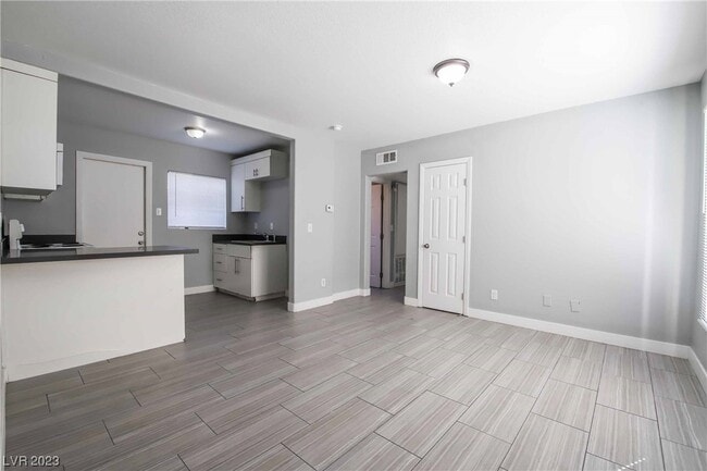 Building Photo - 224 N 13th St