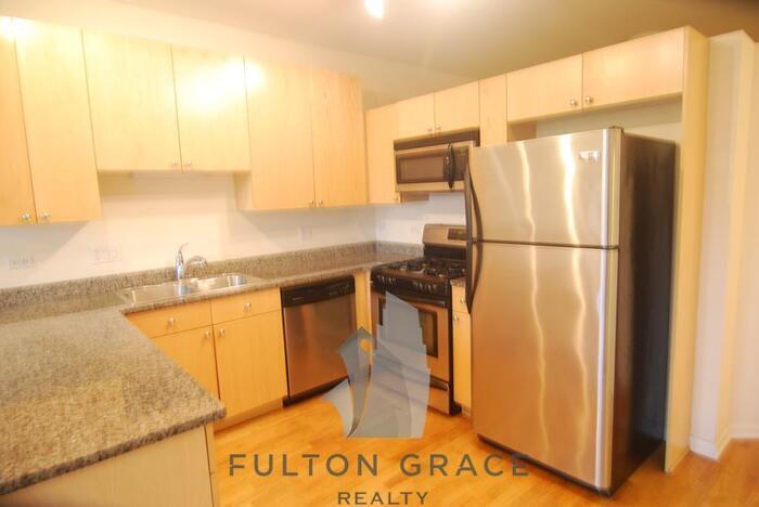 Primary Photo - 1459 S Michigan Ave
