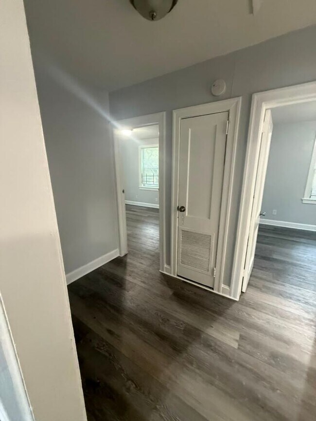 Foto del edificio - 1137 E 18th St