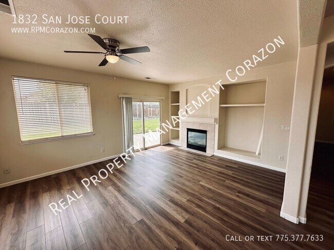 Foto del edificio - New Flooring throughout!Spacious 3 bedroom...