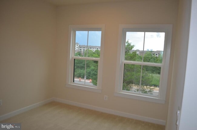 Building Photo - 22455 Alewife Ter