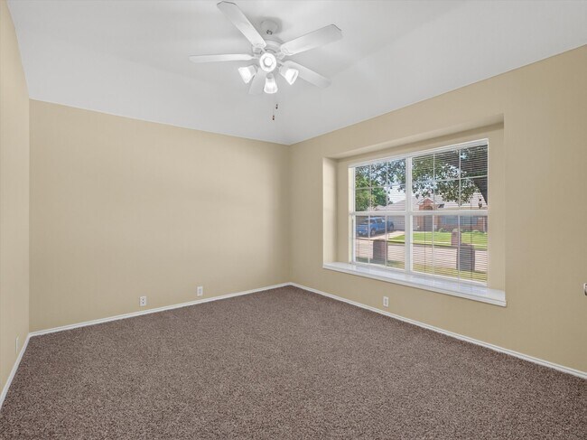Building Photo - 3004 Sawgrass Dr
