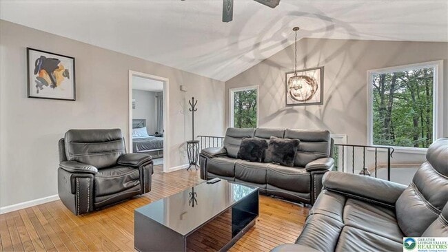 Foto del edificio - 115 White Oak Ct