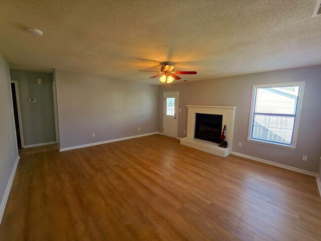 Foto del edificio - 3 Br 2 BA in Spring Villa