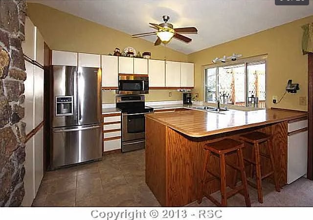 Building Photo - 3819 Midsummer Ln S