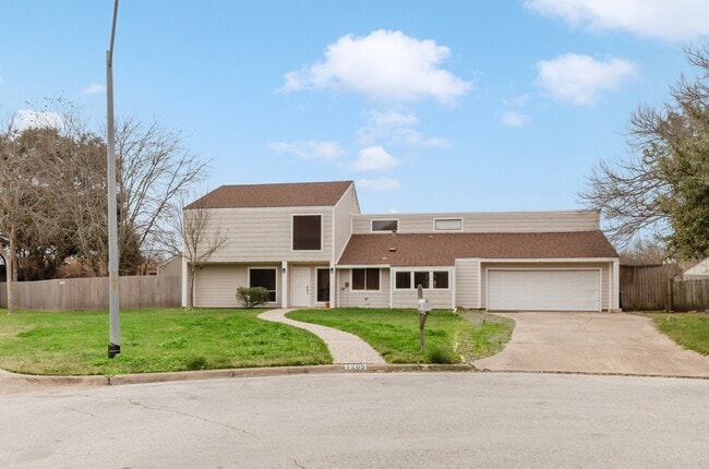Building Photo - 1205 King Arthur Cir