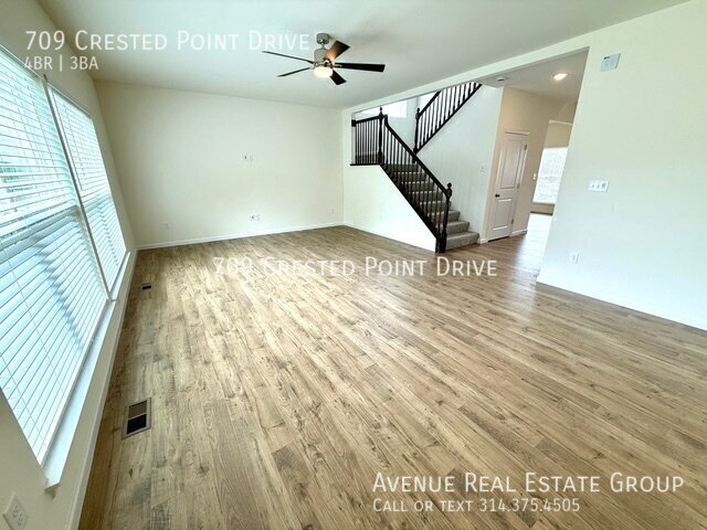 Building Photo - 709 Crested Pt Dr