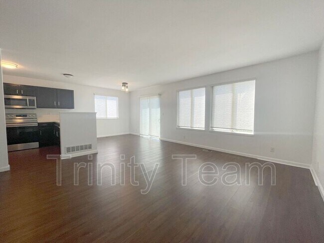Building Photo - 588 W 91st Cir