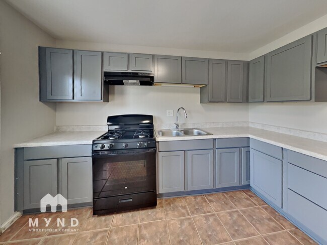 Foto del edificio - 6649 Meadowlark Dr