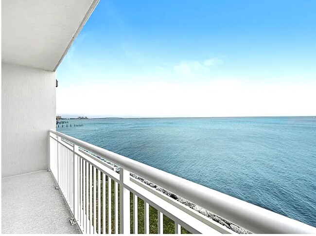 Foto del edificio - 1805 Riverside Dr