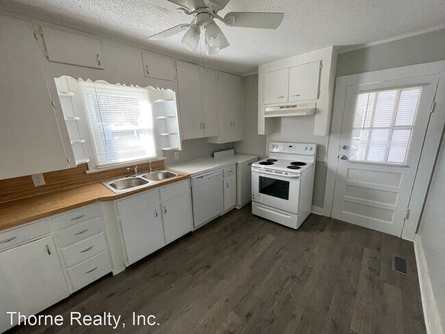 Building Photo - 3 br, 1 bath House - 8626 West Mount Drive
