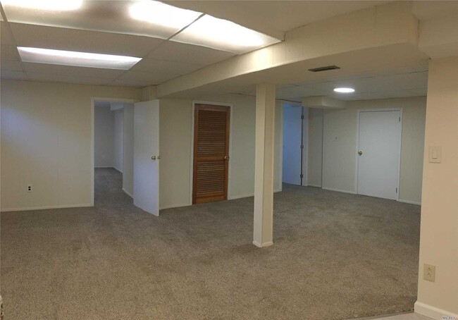 Building Photo - 48 Sunset Dr