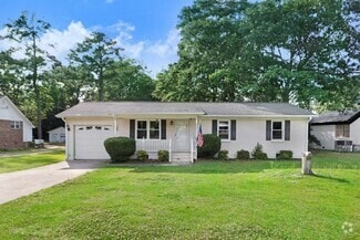 Building Photo - 458 Sandhill Dr