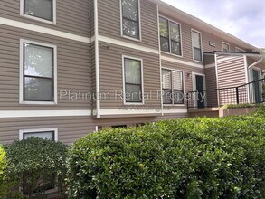 Building Photo - 402 Wynnes Ridge Cir SE
