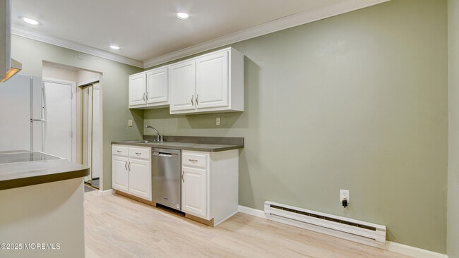 Building Photo - 30 Meadow Green Cir