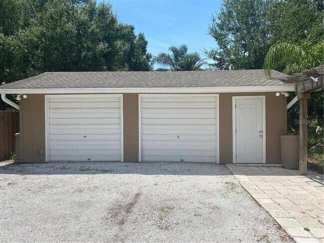 Building Photo - 6311 S Richard Ave
