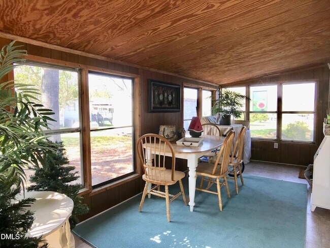 Foto del edificio - 133 Liberty Ln