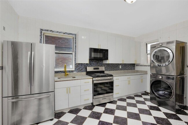 Building Photo - 85-30 108th St