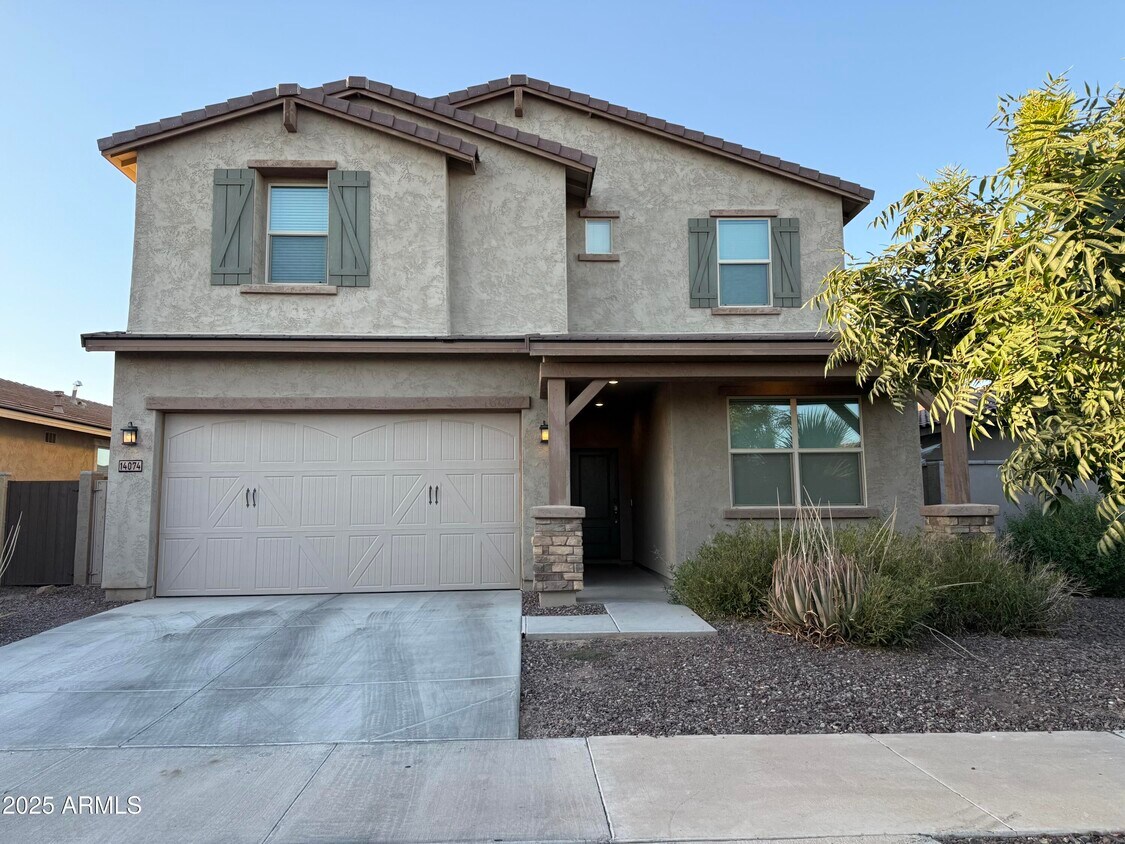 Foto principal - 14074 W Valentine St