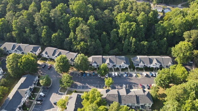 Foto del edificio - 2222 Valley Haven Dr