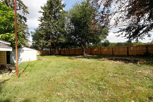 Building Photo - 519 Conant Ave