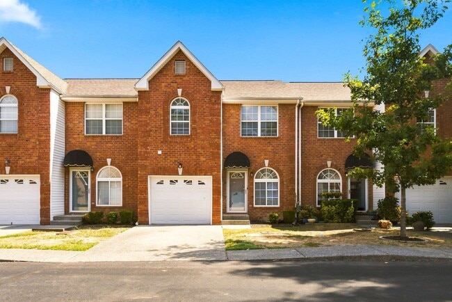 Building Photo - 2120 Lebanon Pike