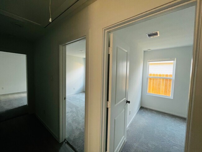Foto del edificio - 21027 Newberry Grv Ln