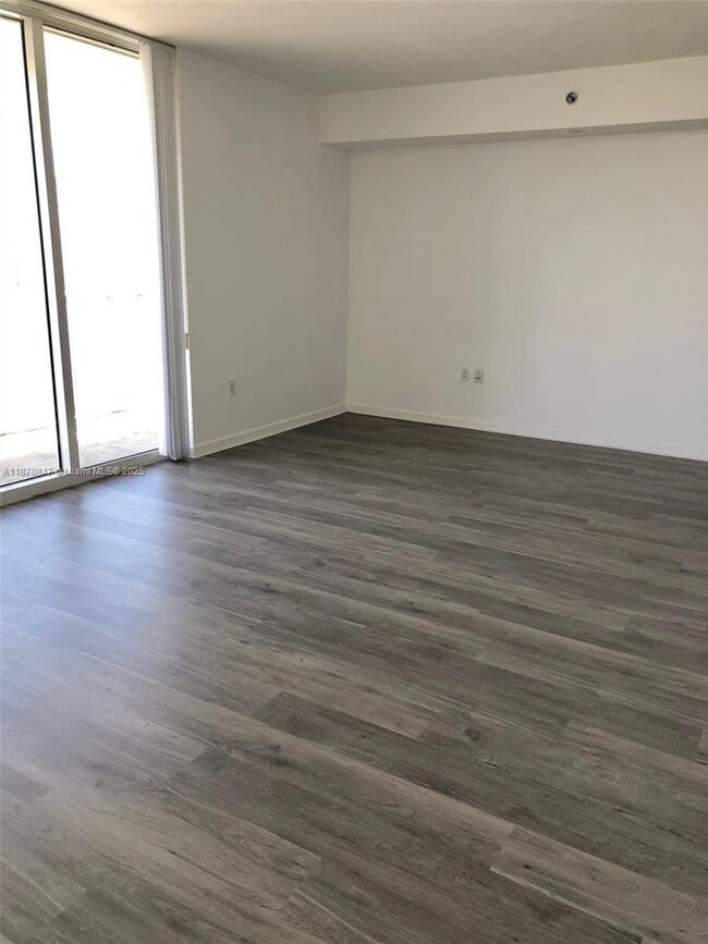 Foto del edificio - 50 Biscayne Blvd