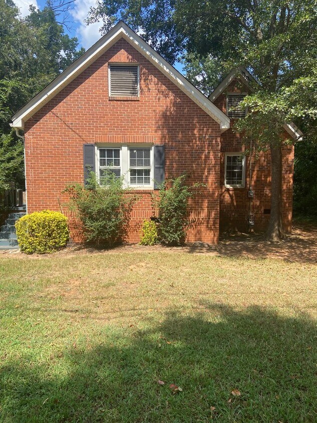 Primary Photo - 112/114 Sunnyview Road