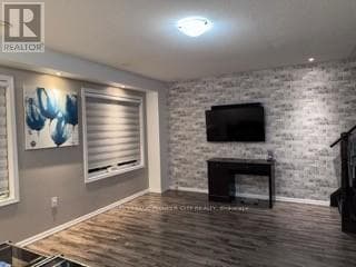 Building Photo - 8 Vanhorne Cl