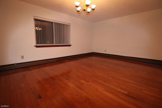 Building Photo - 3 br, 1 bath  - 65 Franklin St # 2