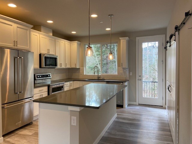 Foto del edificio - 13420 Manor Way