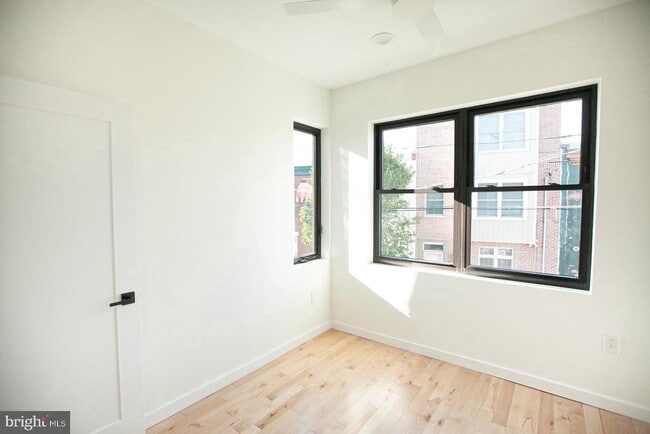 Foto del edificio - 2539 Collins St