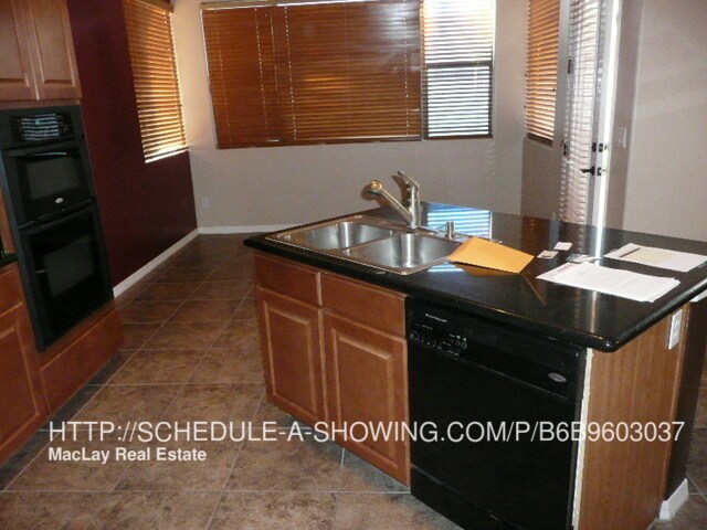 Building Photo - 150 N Lakeview Blvd