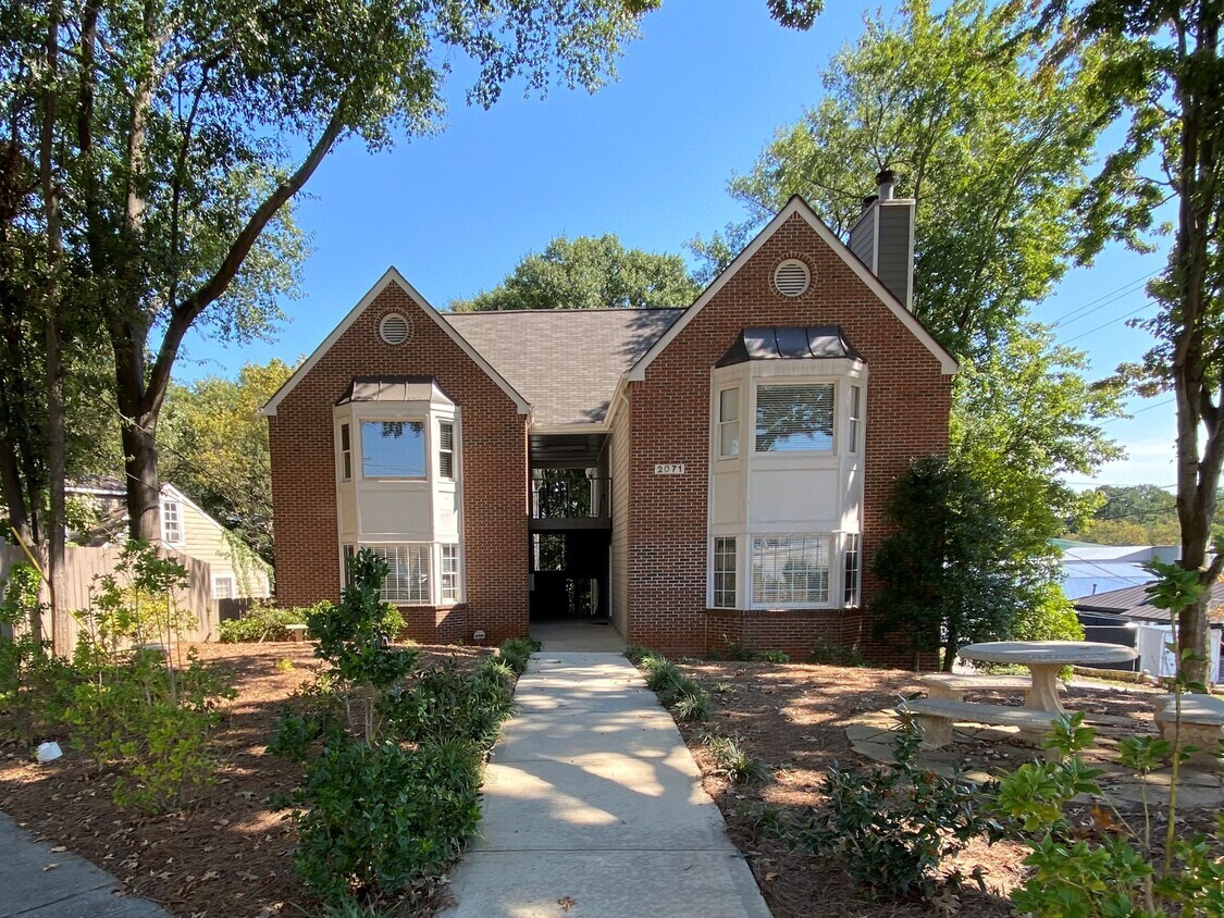2071 Defoors Ferry Rd NW Unit D, Atlanta, GA 30318 Condo for Rent in