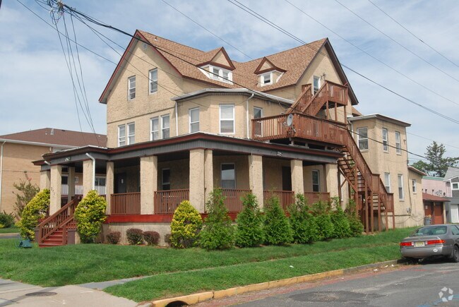 Building Photo - 301 Sunset Ave